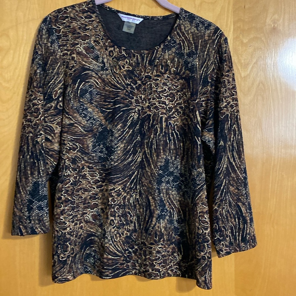 Allison Daley 3/4 sleeve print top. Petite medium